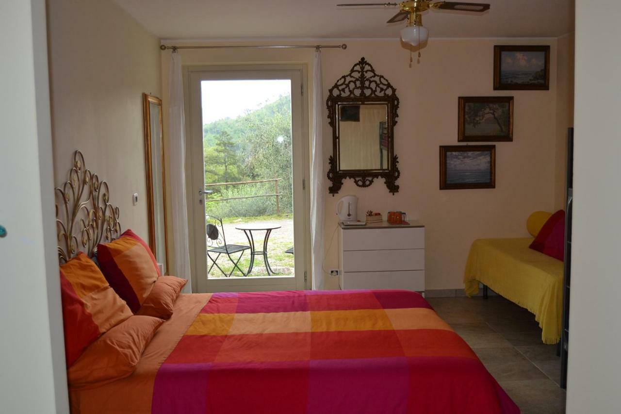 Joie De Vivre Bed and Breakfast Calice Ligure Buitenkant foto